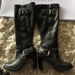 Vera Wang gorgeous black boots